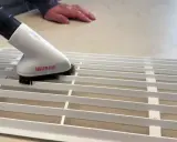 Spazzola per condizionatore che aspira polvere e odori, eliminando la puzza di fogna dal condizionatore spento.